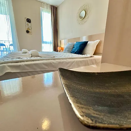 Messembria Palace - Menada 公寓 阳光海滩