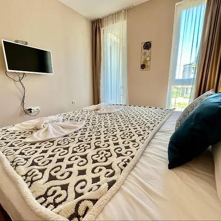 Messembria Palace - Menada Apartment *